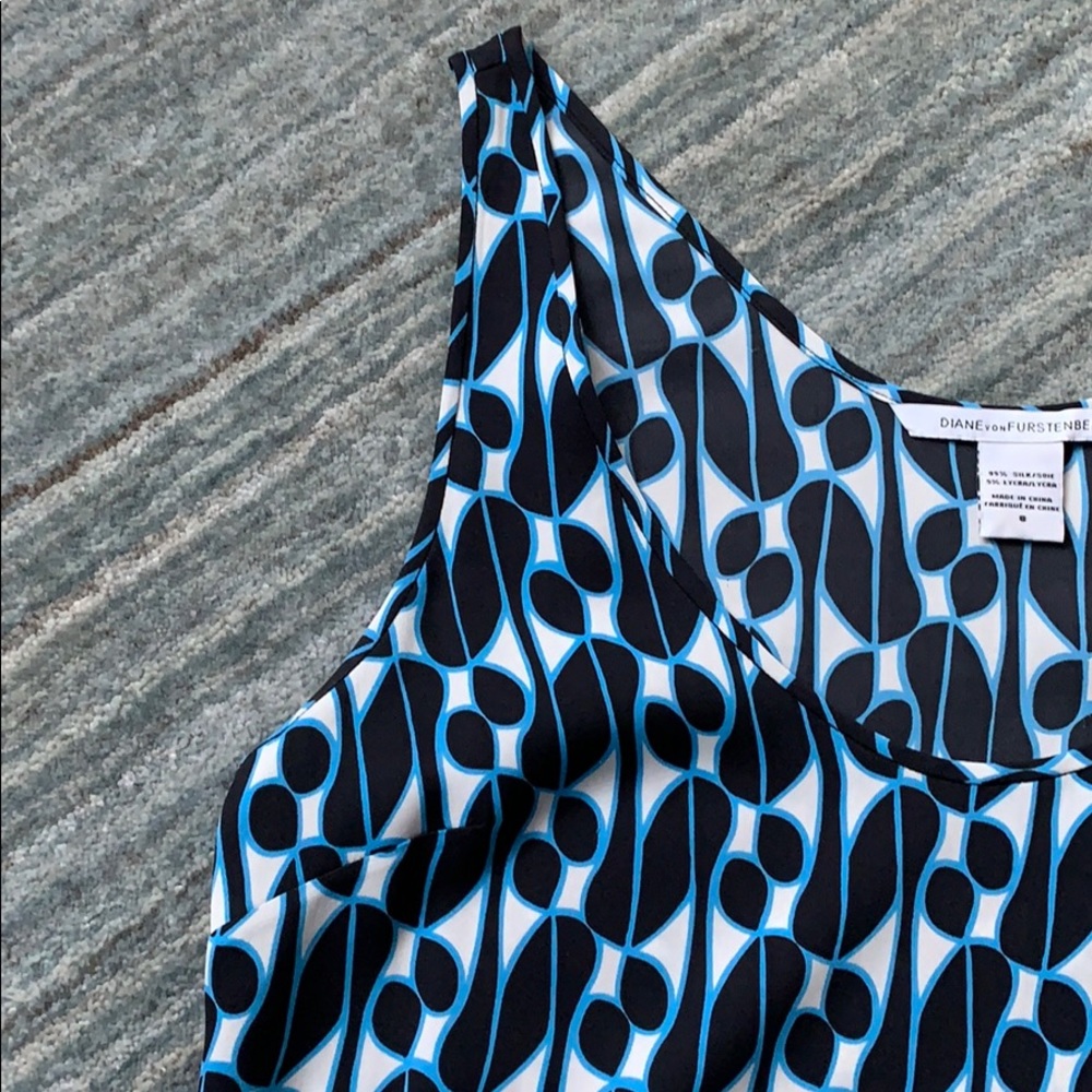 Stylish Blue Patterned Women's Top - Picture 4 of 12
